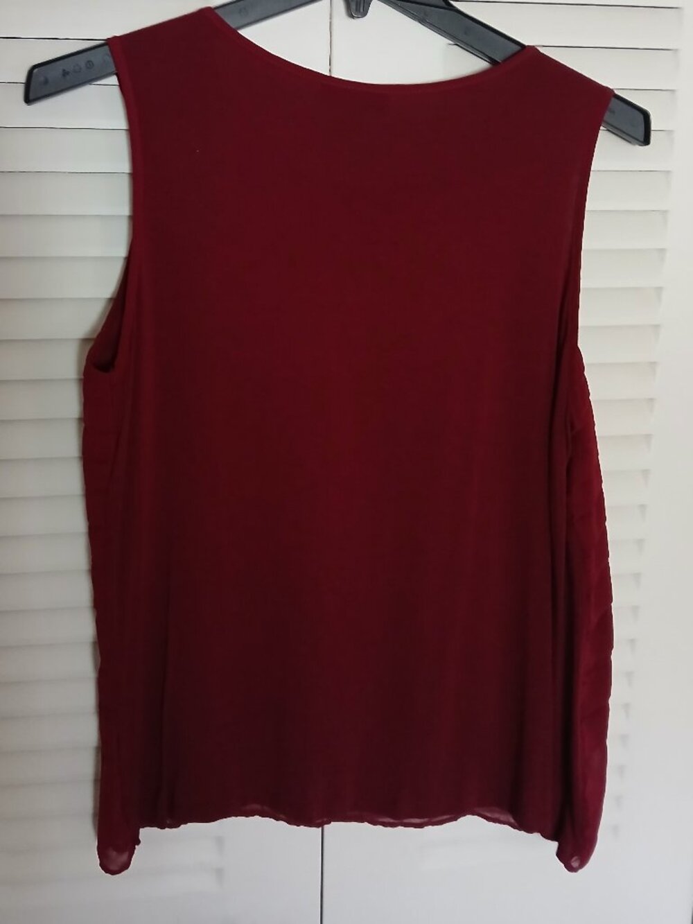 DANA BUCHMAN dark red shell with Ruffles - Picture 2 of 2